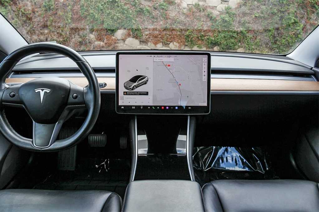 Thumbnail: 2018 Tesla Model 3 - 13