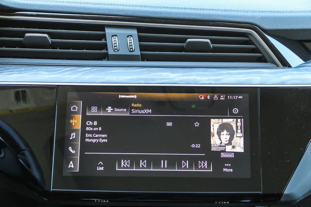 Thumbnail: 2023 Audi e-tron - 15