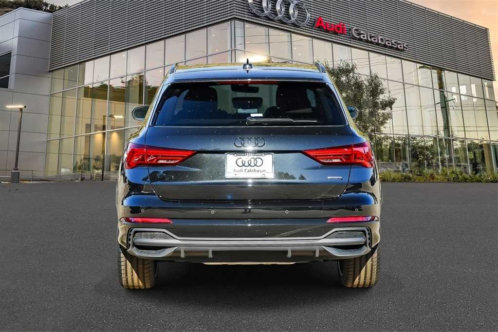 Thumbnail: 2025 Audi Q3 - 5