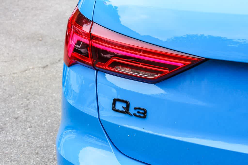 Thumbnail: 2023 Audi Q3 - 10