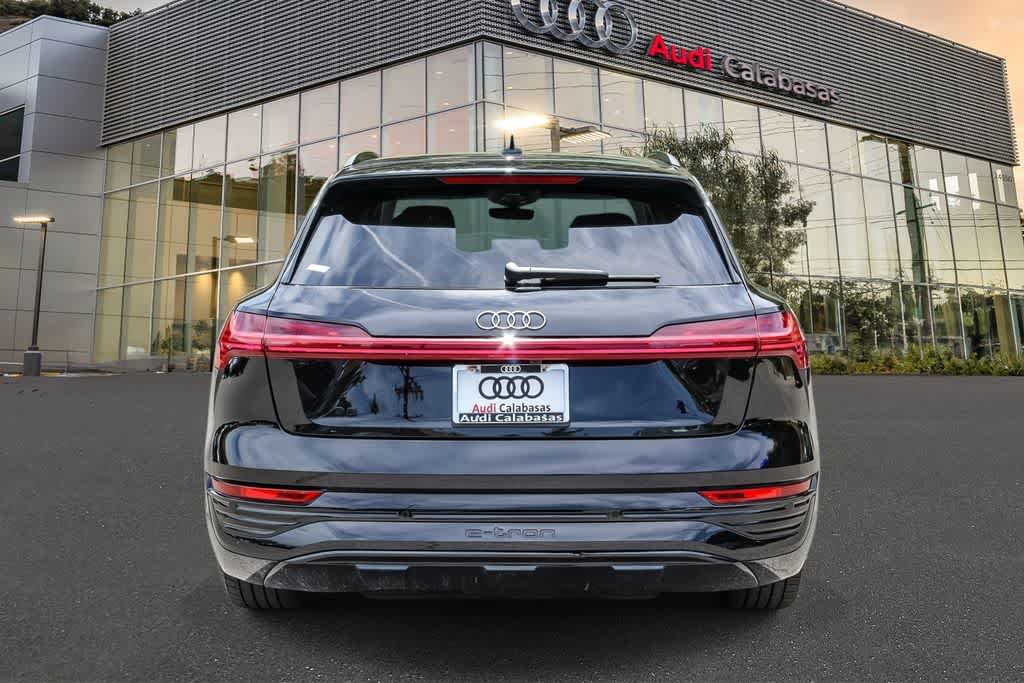 Thumbnail: 2024 Audi Q8 e-tron - 3