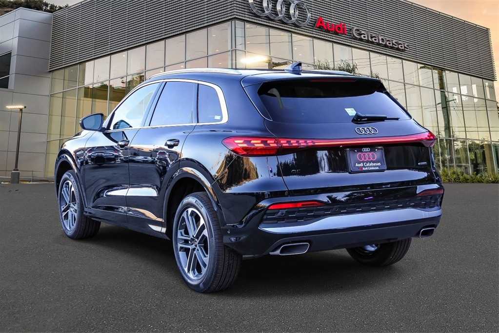 Thumbnail: 2025 Audi Q5 - 2