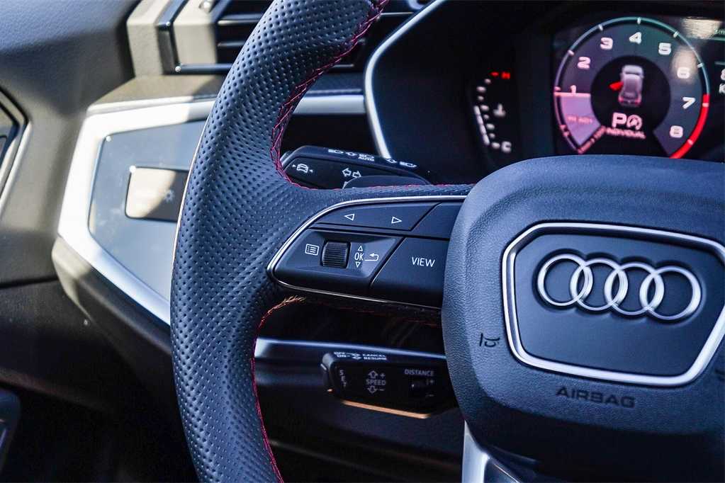 Thumbnail: 2025 Audi Q3 - 16