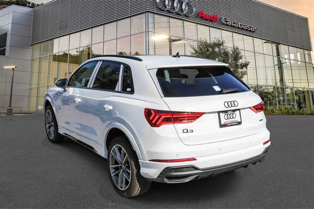 Thumbnail: 2025 Audi Q3 - 2