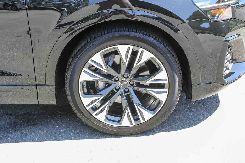 Thumbnail: 2026 Audi Q8 - 9