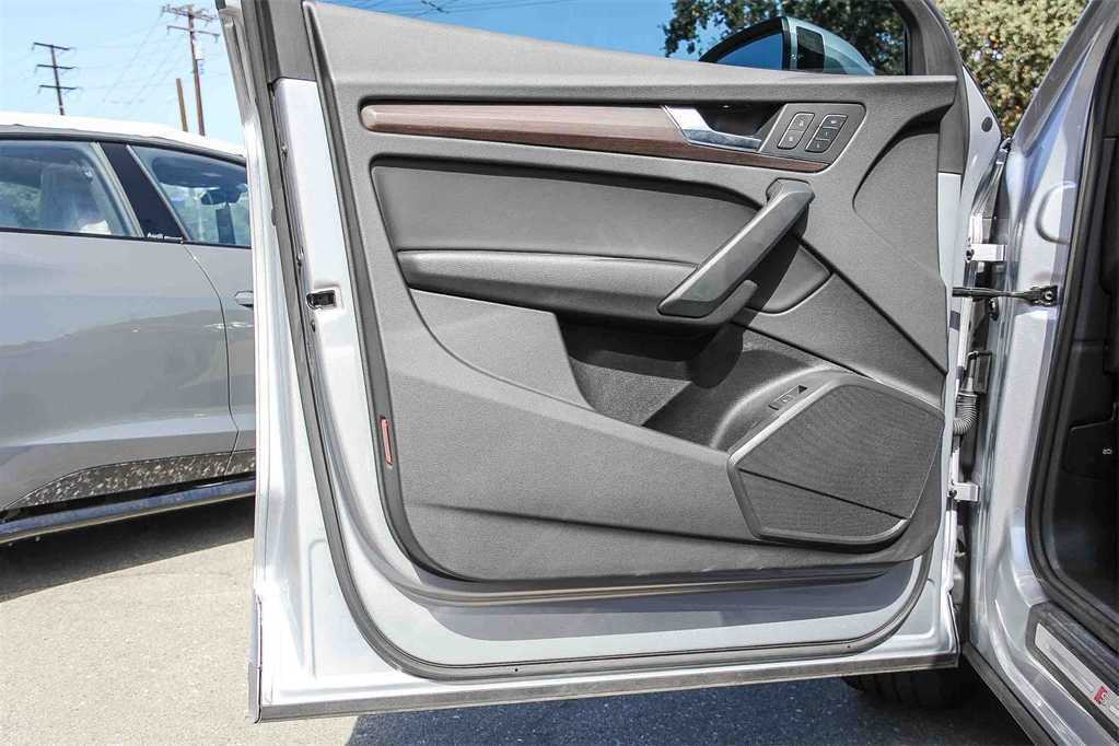 Thumbnail: 2023 Audi Q5 - 22