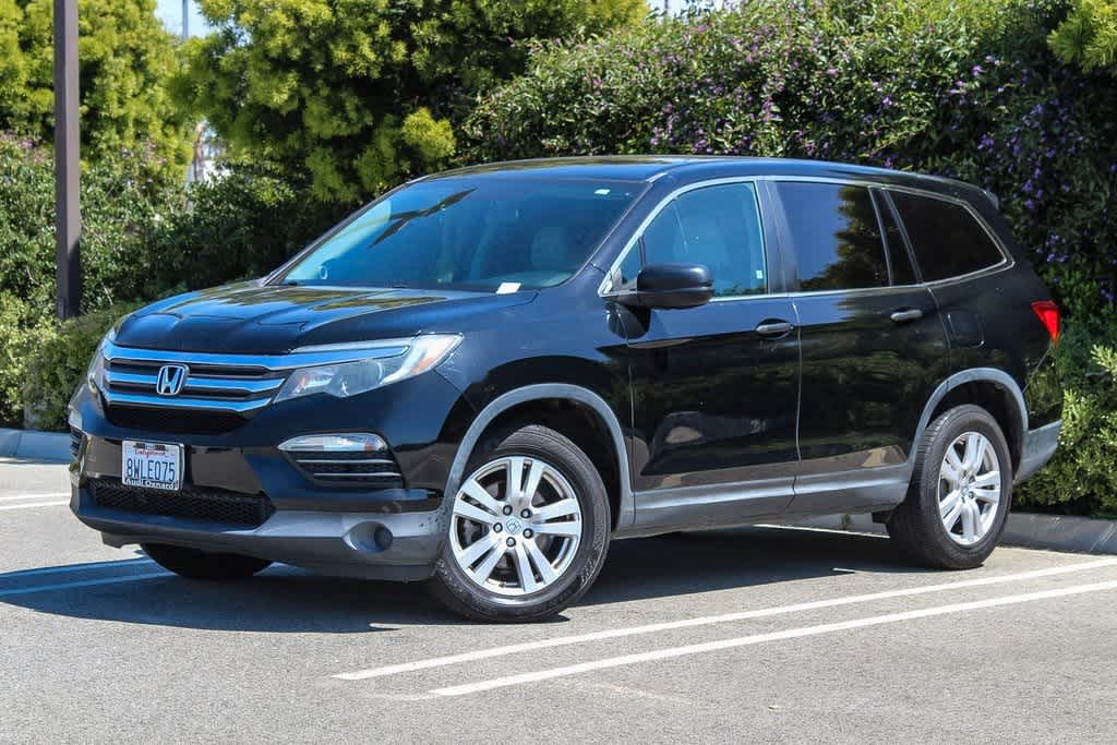 2017 Honda Pilot LX -
                Calabasas, CA