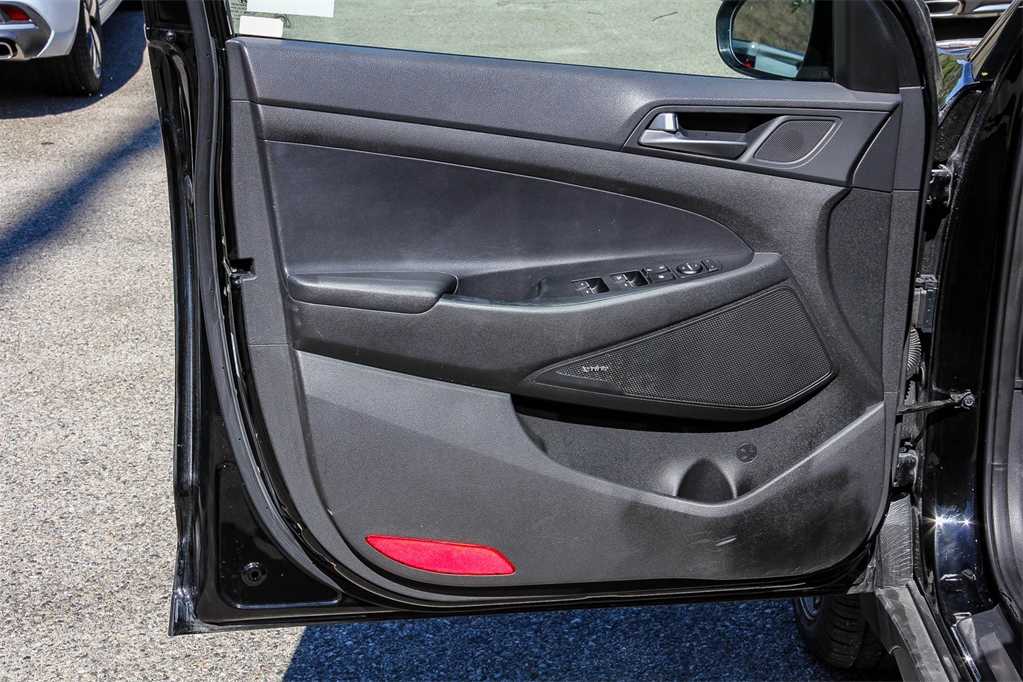 Thumbnail: 2017 Hyundai Tucson - 18