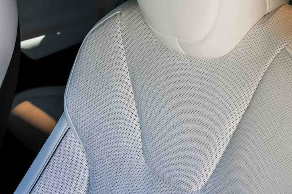 Thumbnail: 2022 Tesla Model X - 26