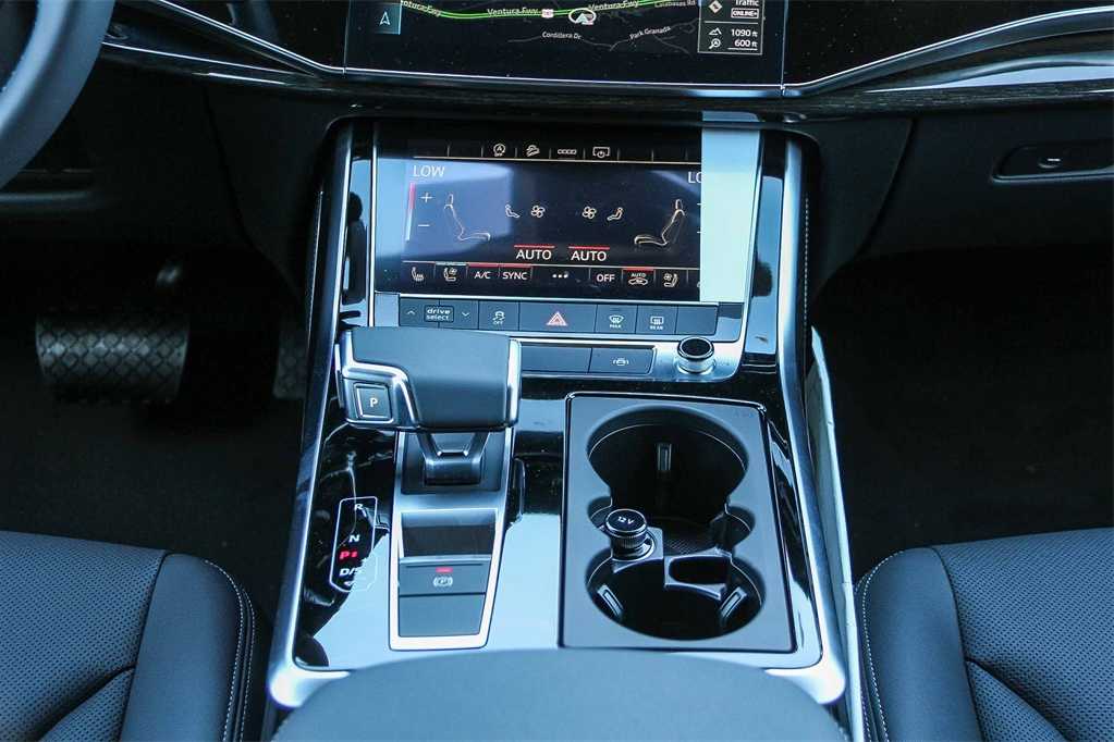 Thumbnail: 2025 Audi Q7 - 14