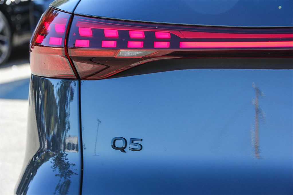 Thumbnail: 2025 Audi Q5 - 11