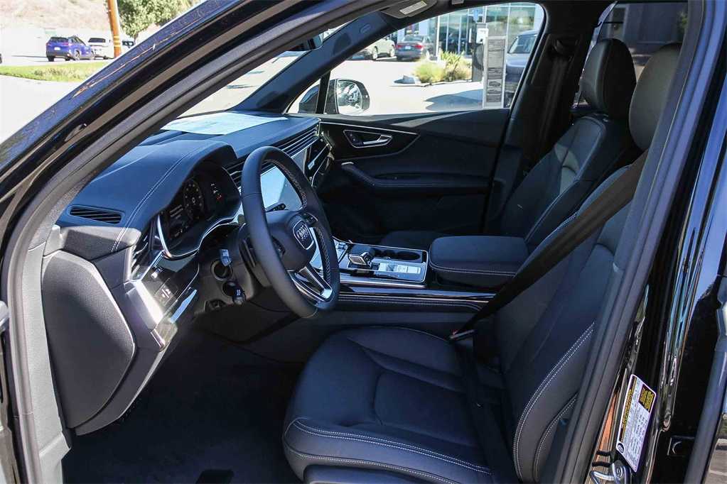 Thumbnail: 2025 Audi Q7 - 19