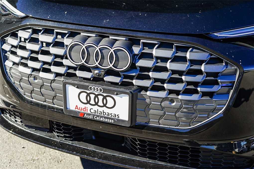 Thumbnail: 2025 Audi Q5 - 8