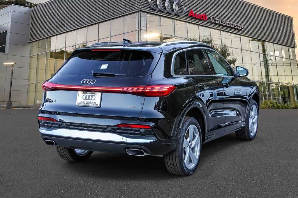 Thumbnail: 2025 Audi Q5 - 4