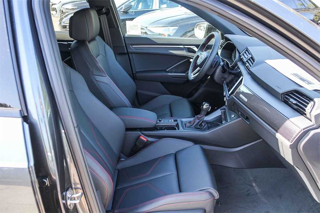 Thumbnail: 2025 Audi Q3 - 18