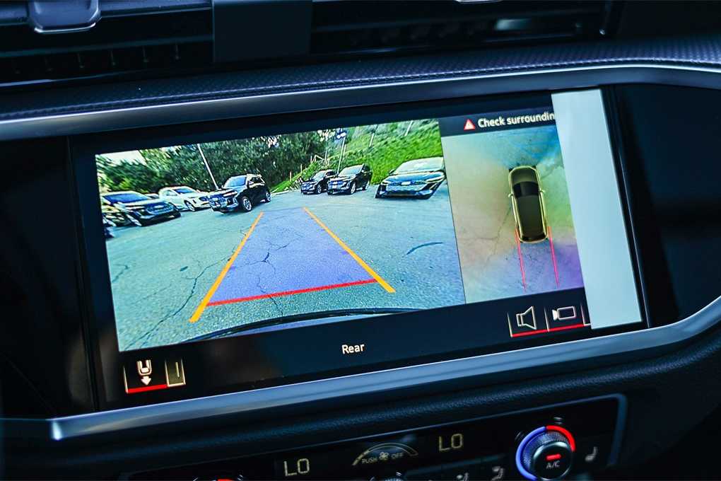 Thumbnail: 2025 Audi Q3 - 24