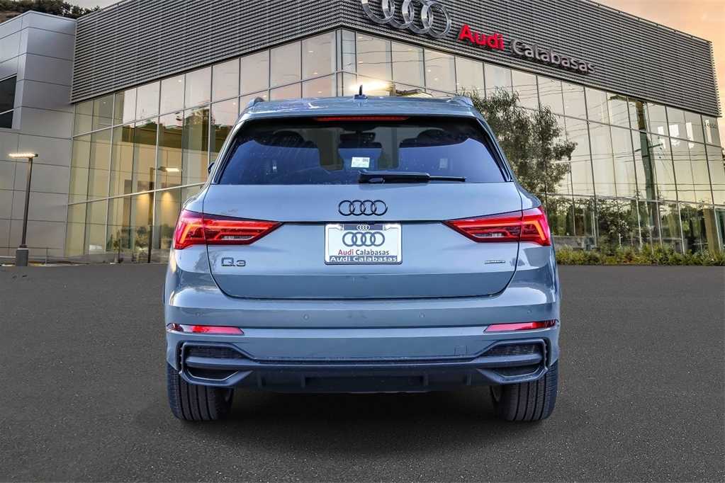 Thumbnail: 2025 Audi Q3 - 3