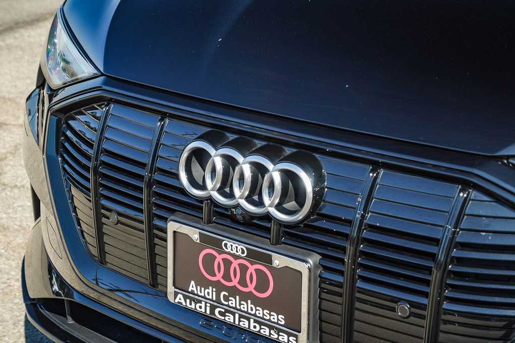 Thumbnail: 2022 Audi e-tron - 9