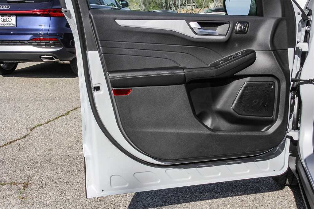 Thumbnail: 2025 Ford Escape - 21