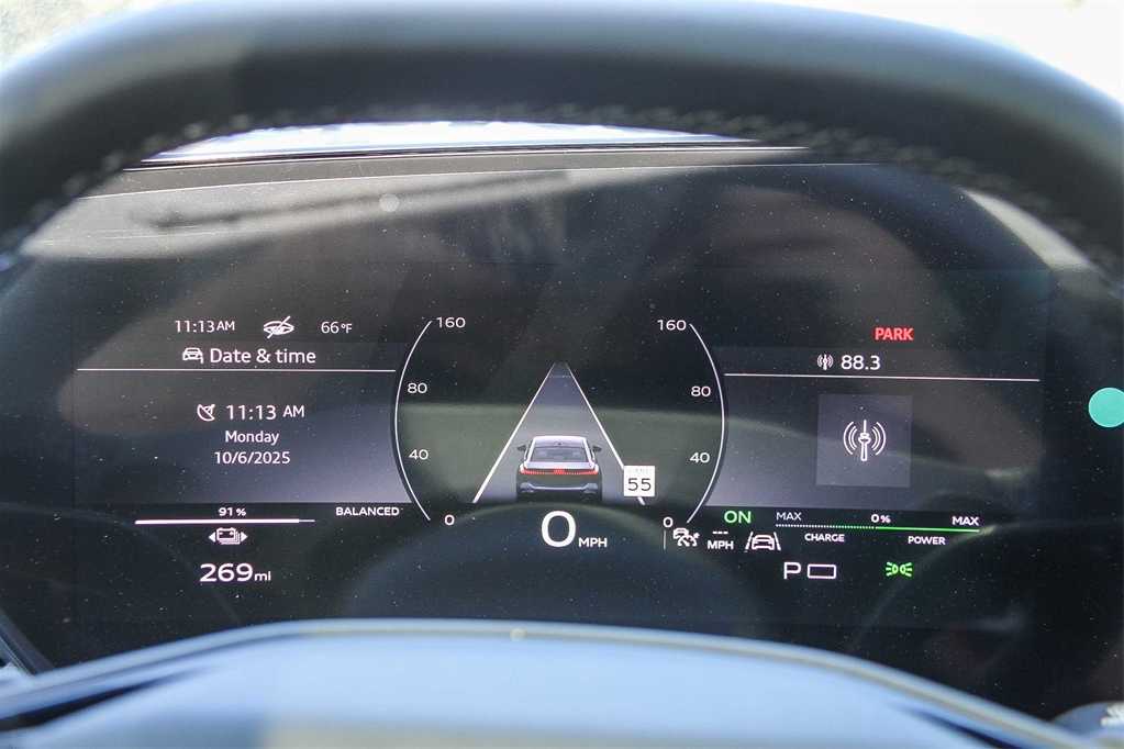 Thumbnail: 2025 Audi e-tron S - 25