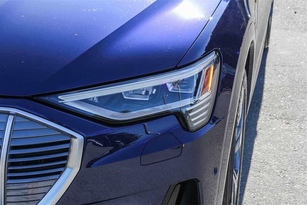 Thumbnail: 2022 Audi e-tron - 7