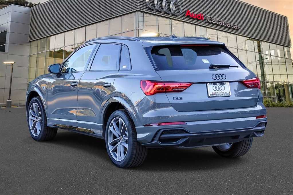 Thumbnail: 2025 Audi Q3 - 2