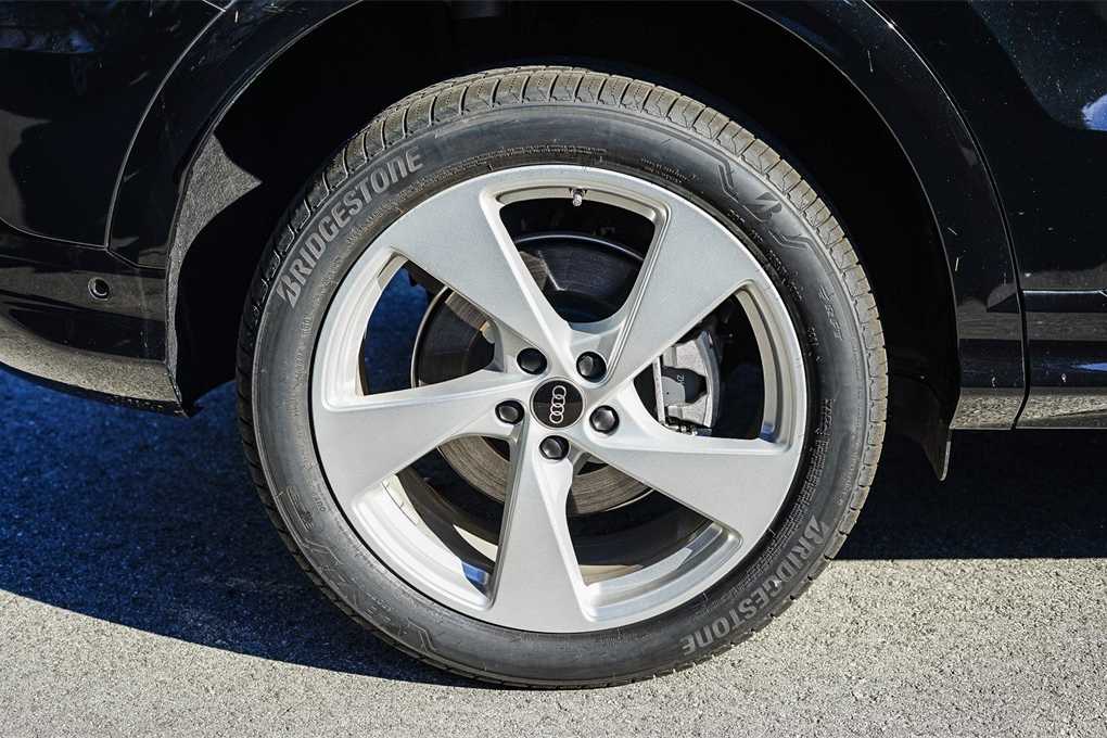 Thumbnail: 2025 Audi Q5 - 10