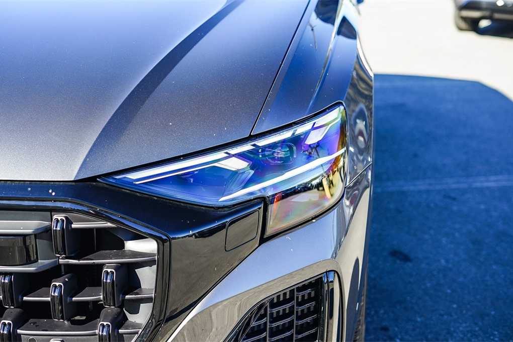 Thumbnail: 2026 Audi Q8 - 7