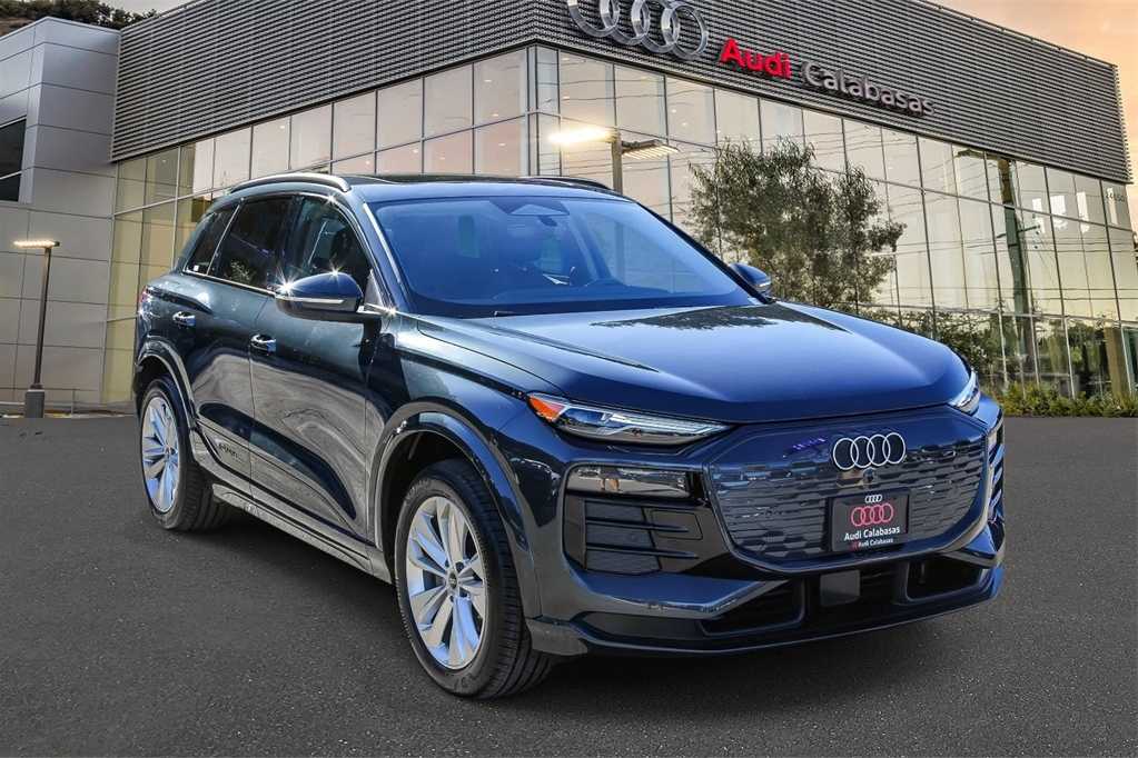 Thumbnail: 2025 Audi Q6 e-tron - 5