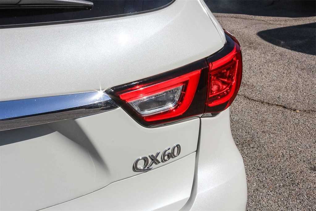 Thumbnail: 2017 INFINITI QX60 - 10