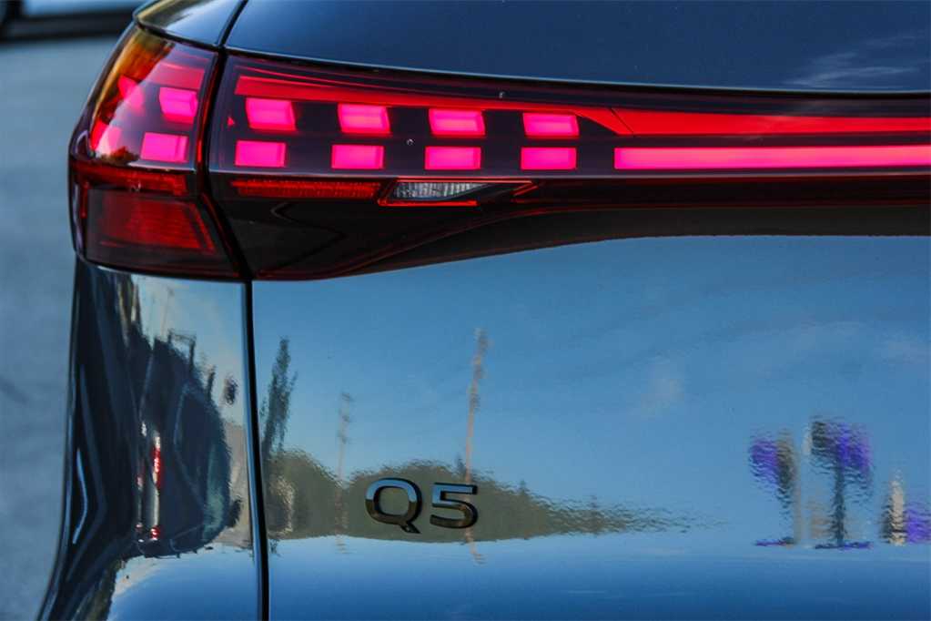 Thumbnail: 2025 Audi Q5 - 11