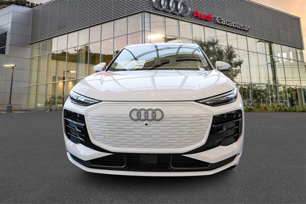 2025 Audi Q6 E-tron Premium Plus photo 2