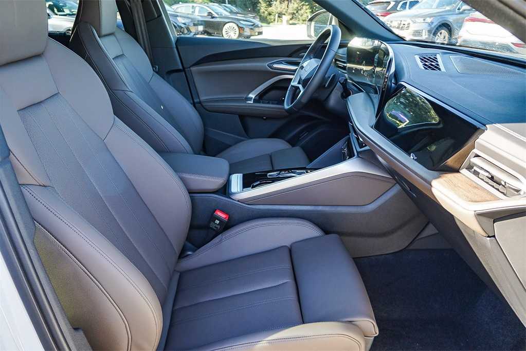 Thumbnail: 2025 Audi Q5 - 19