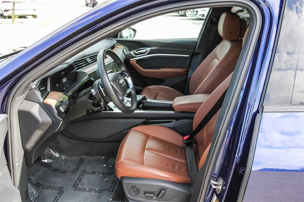 Thumbnail: 2022 Audi e-tron - 19