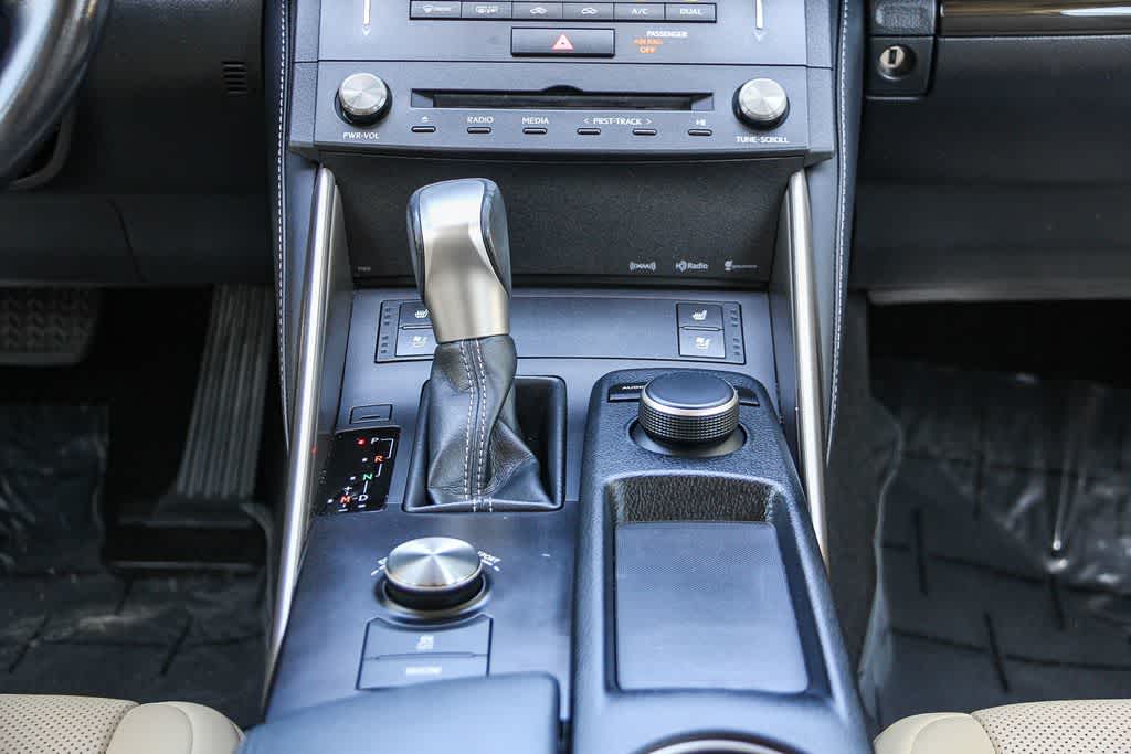 Thumbnail: 2016 Lexus IS - 14