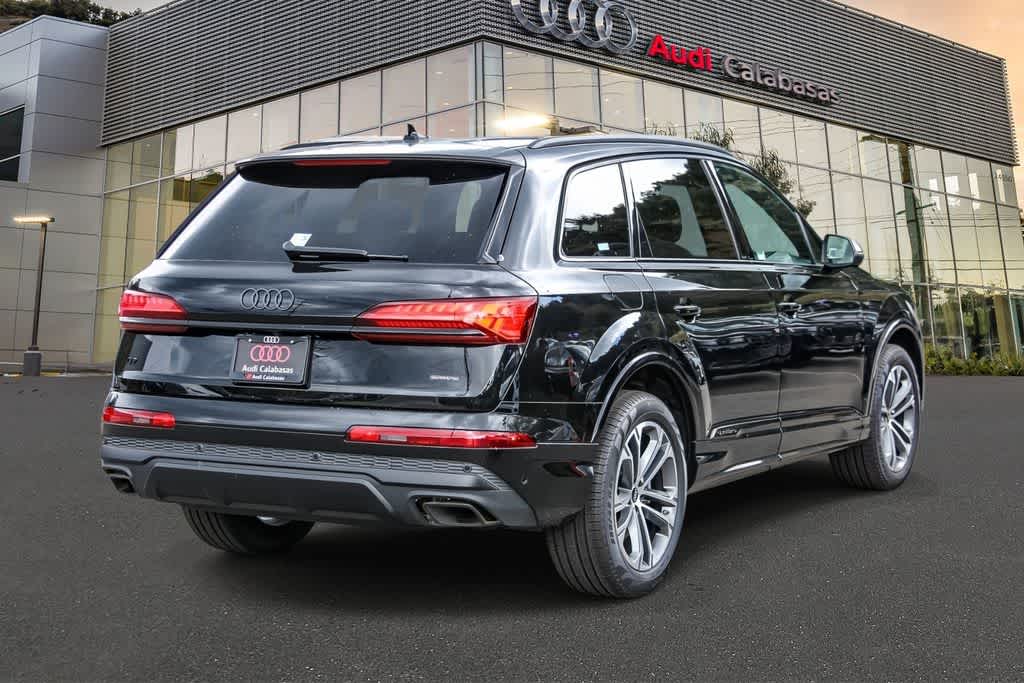 Thumbnail: 2026 Audi Q7 - 4