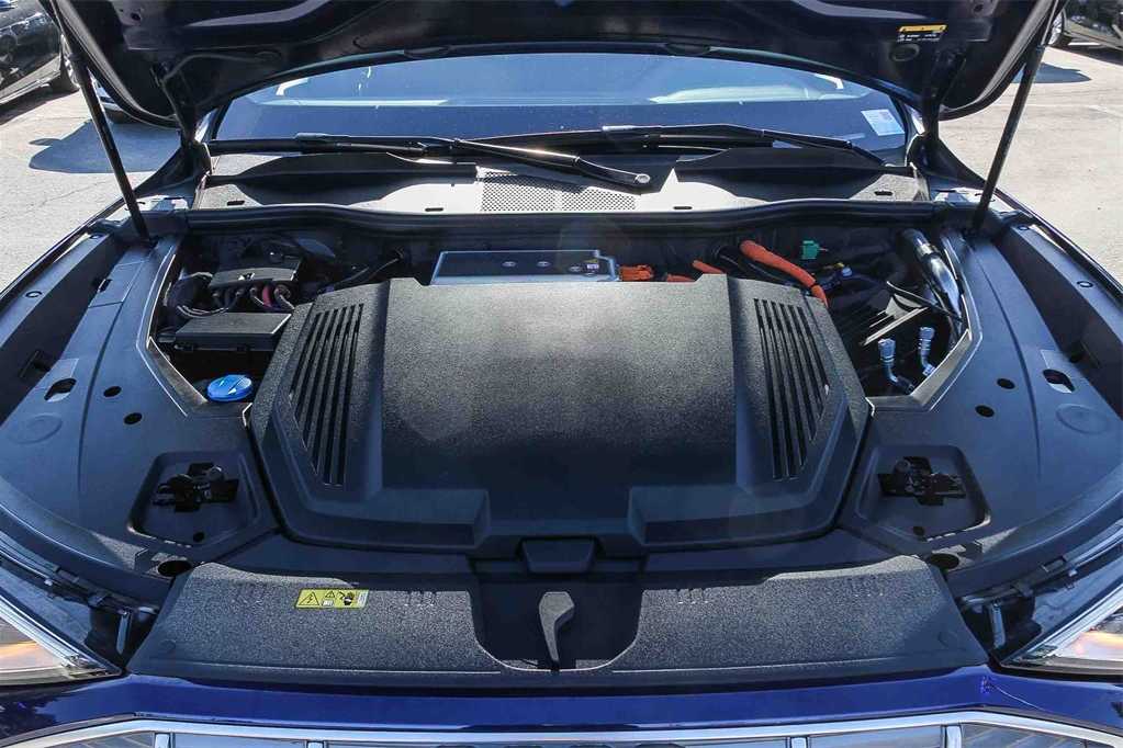 Thumbnail: 2022 Audi e-tron - 27