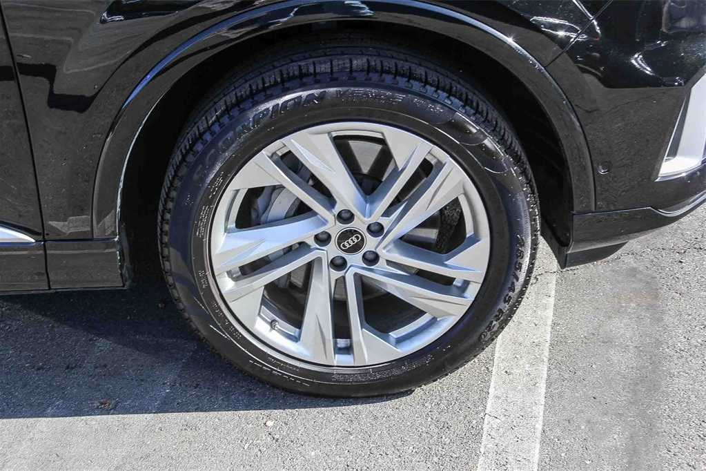 Thumbnail: 2023 Audi Q7 - 9