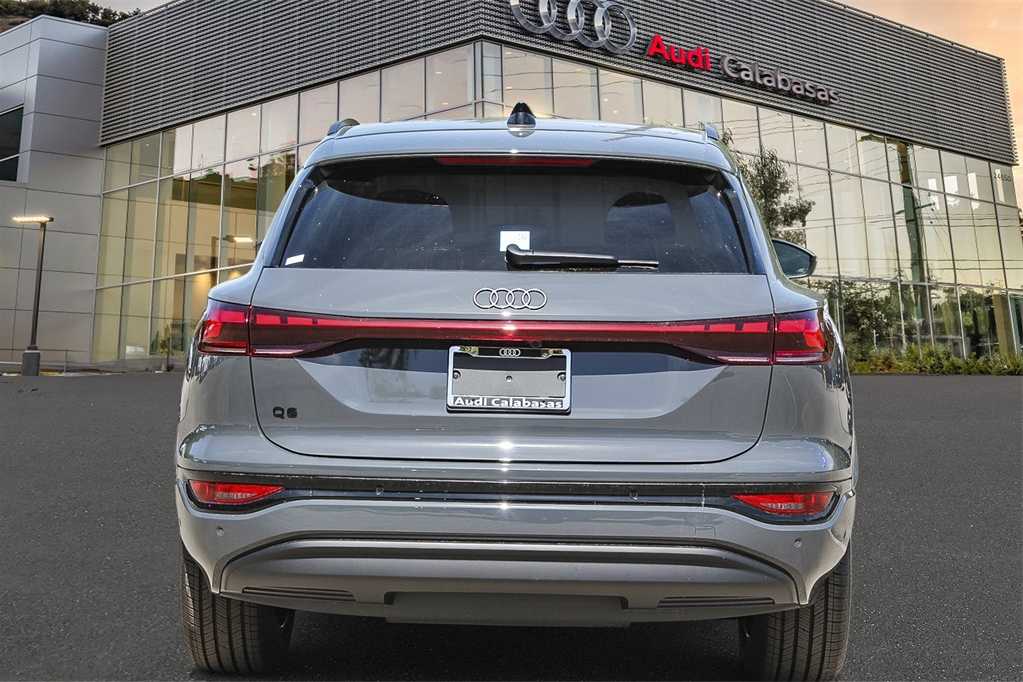 Thumbnail: 2025 Audi Q6 e-tron - 5