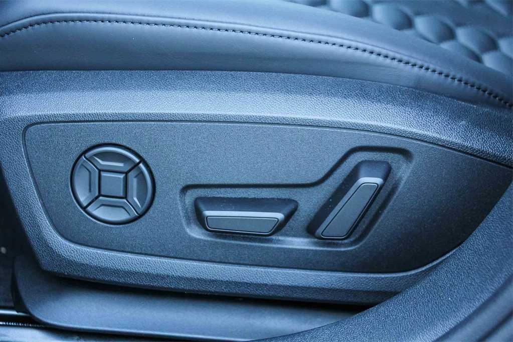 Thumbnail: 2026 Audi RS 3 - 21