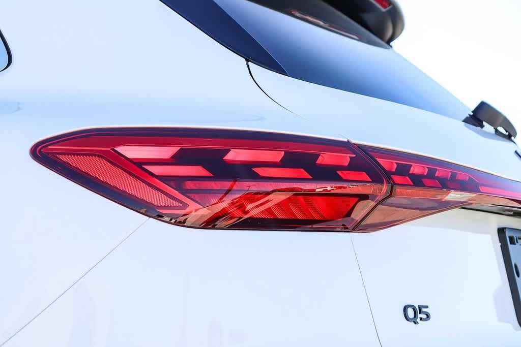 Thumbnail: 2025 Audi Q5 - 11