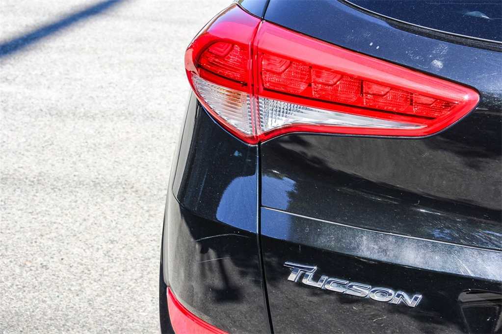 Thumbnail: 2017 Hyundai Tucson - 11