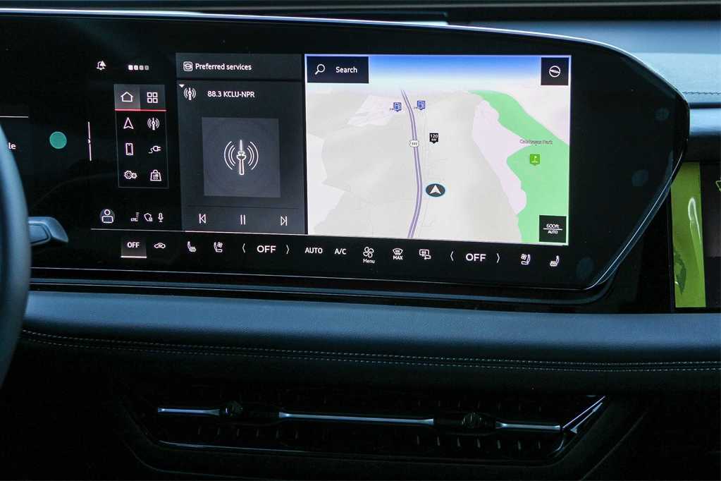 Thumbnail: 2025 Audi e-tron S - 15