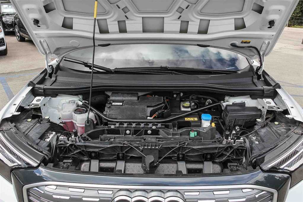 Thumbnail: 2023 Audi Q4 e-tron - 24
