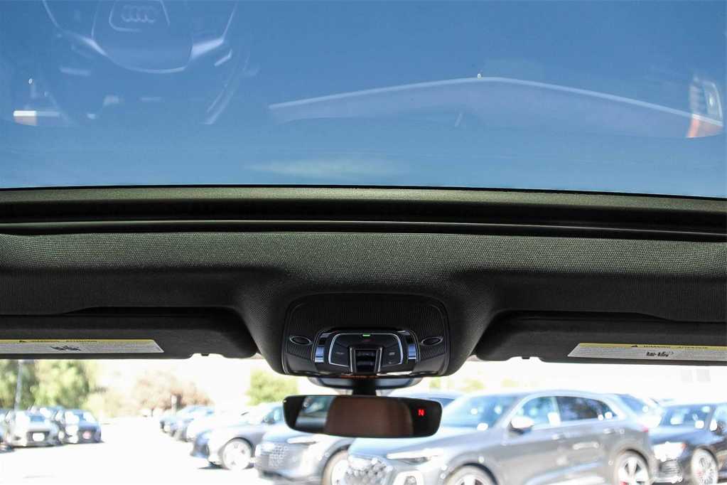 Thumbnail: 2022 Audi e-tron - 12