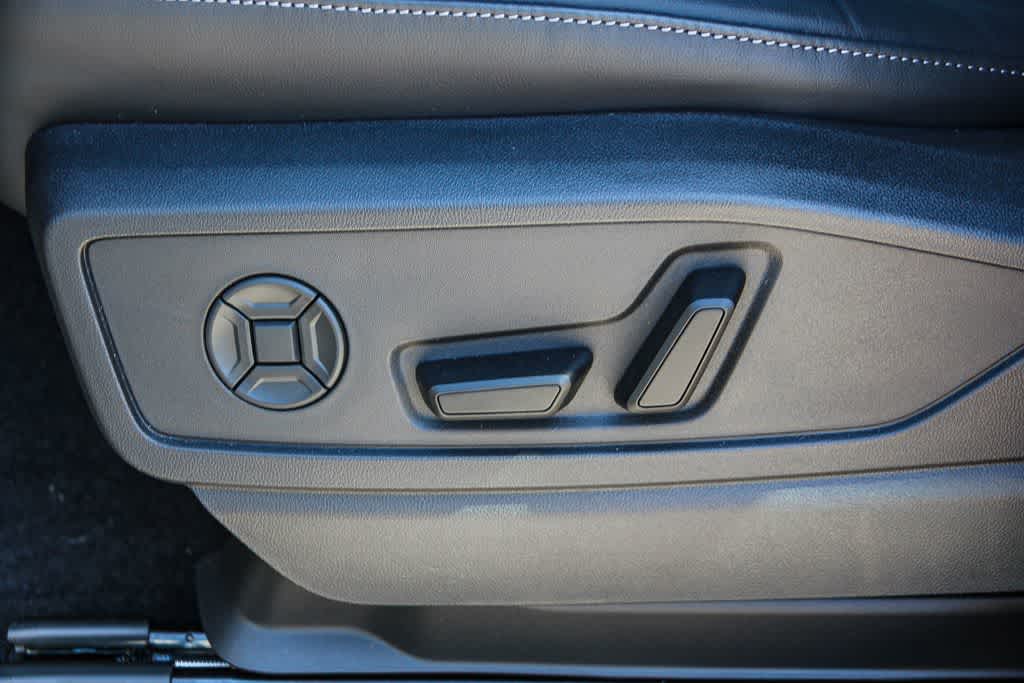 Thumbnail: 2025 Audi Q5 - 21