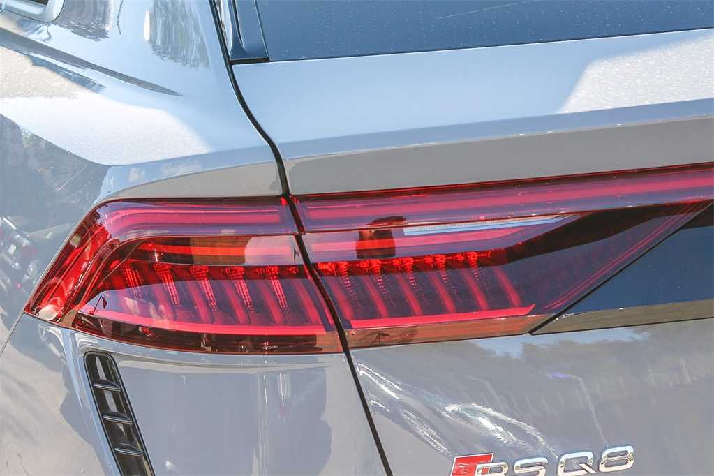 Thumbnail: 2023 Audi RS Q8 - 7