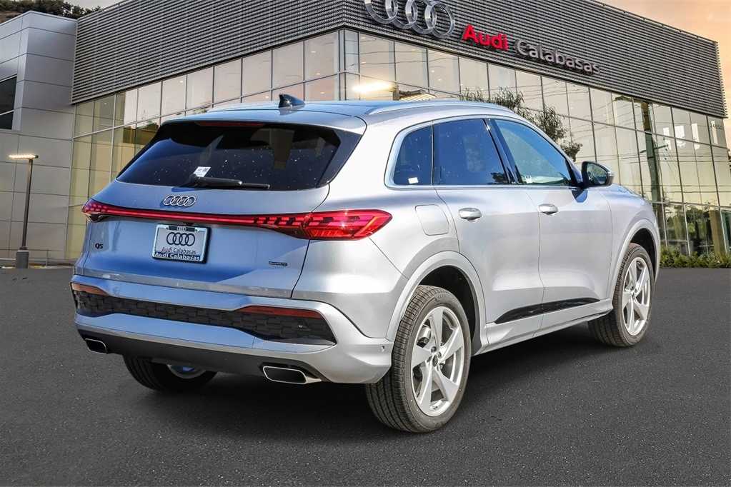 Thumbnail: 2025 Audi Q5 - 4