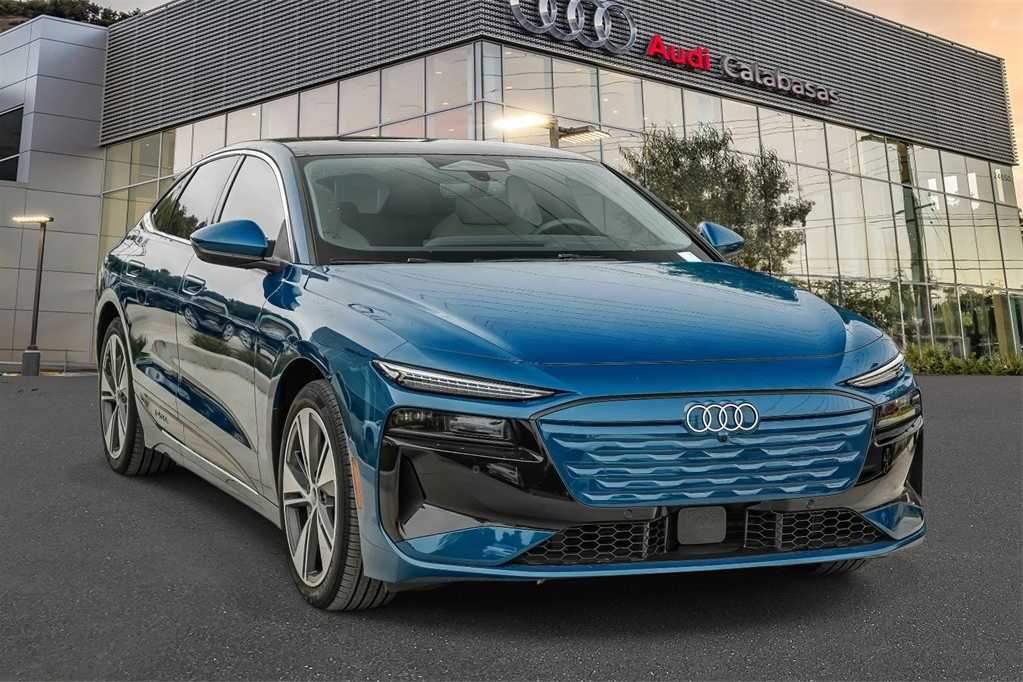 Thumbnail: 2025 Audi e-tron - 3