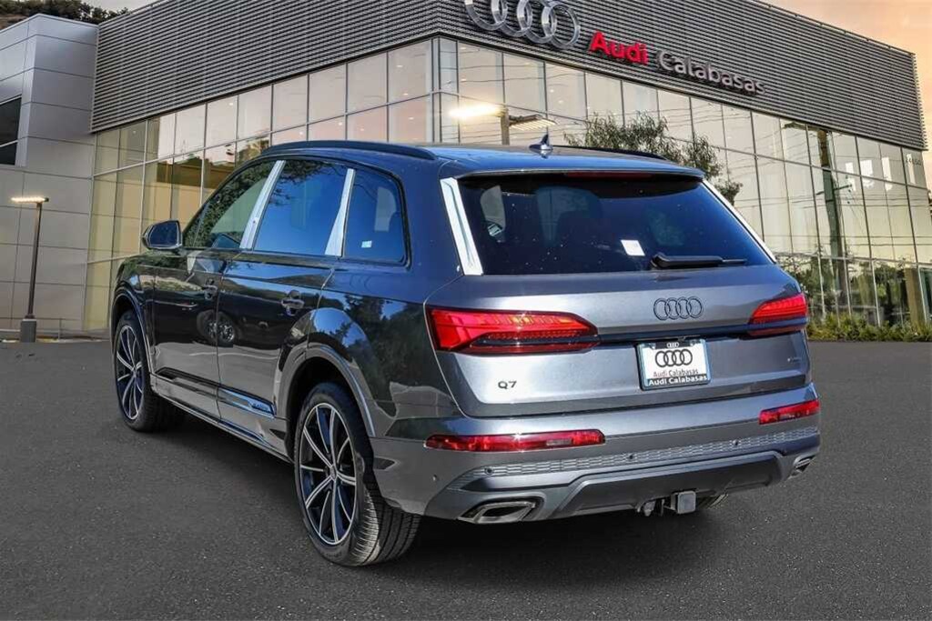 New 2025 Audi Q7 45 Premium Plus SUV